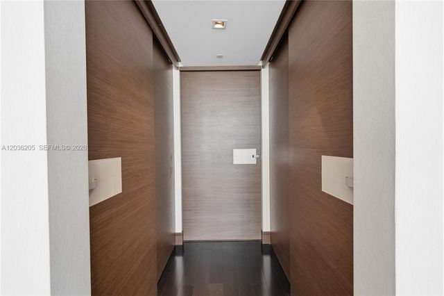 465 Brickell Ave 2101, Miami, FL 33131