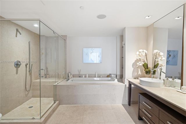 465 Brickell Ave 2101, Miami, FL 33131