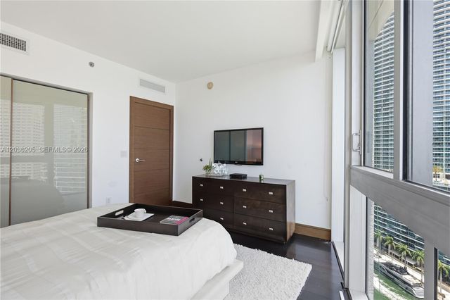 465 Brickell Ave 2101, Miami, FL 33131