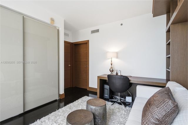 465 Brickell Ave 2101, Miami, FL 33131