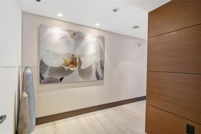 465 Brickell Ave 2101, Miami, FL 33131