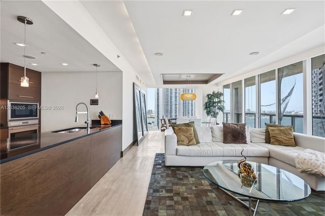 465 Brickell Ave 2101, Miami, FL 33131