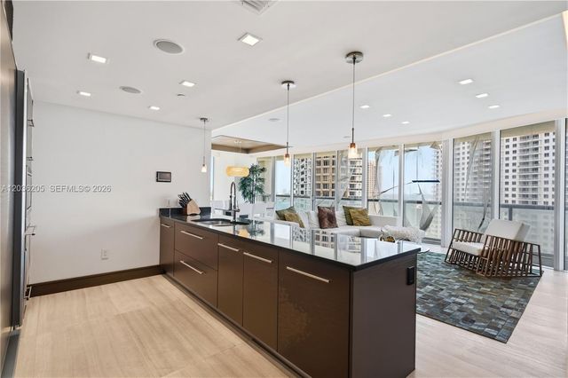 465 Brickell Ave 2101, Miami, FL 33131