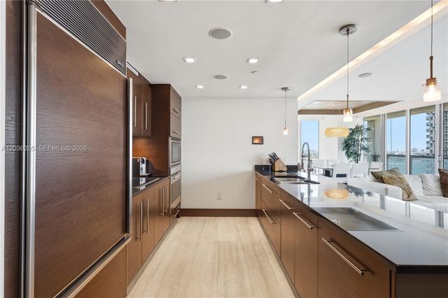 465 Brickell Ave 2101, Miami, FL 33131