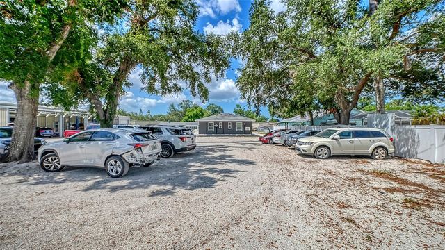 1004 27TH AVENUE W, Bradenton, FL 34205