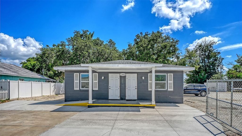 1004 27TH AVENUE W, Bradenton, FL 34205