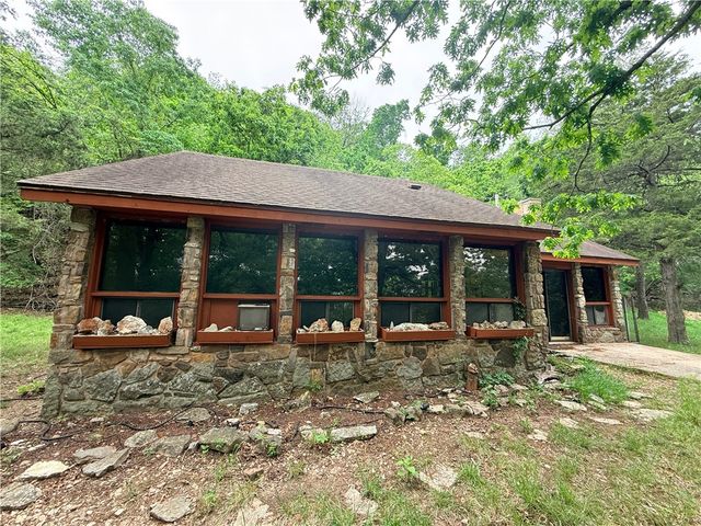 22466 Slate Gap Road, Garfield, AR 72732