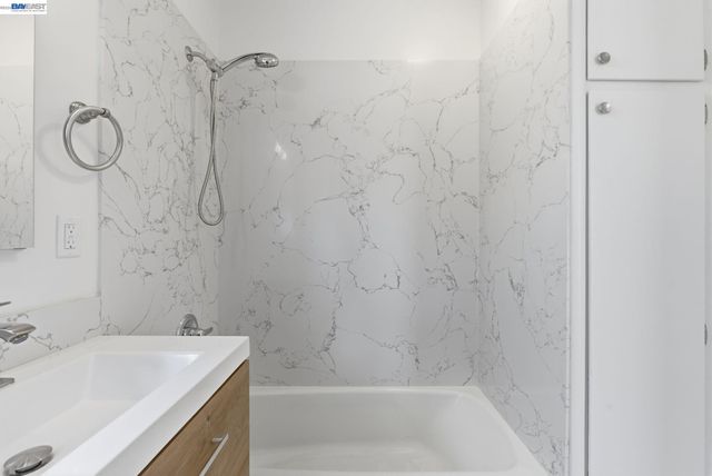 1839 Commerce Way, Oakland, CA 94606