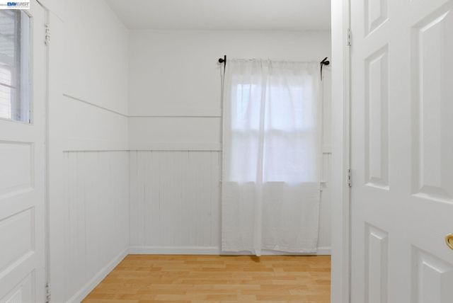 1839 Commerce Way, Oakland, CA 94606