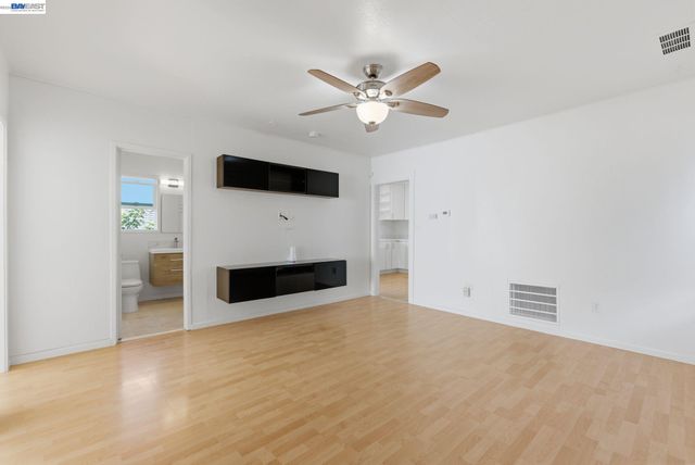 1839 Commerce Way, Oakland, CA 94606