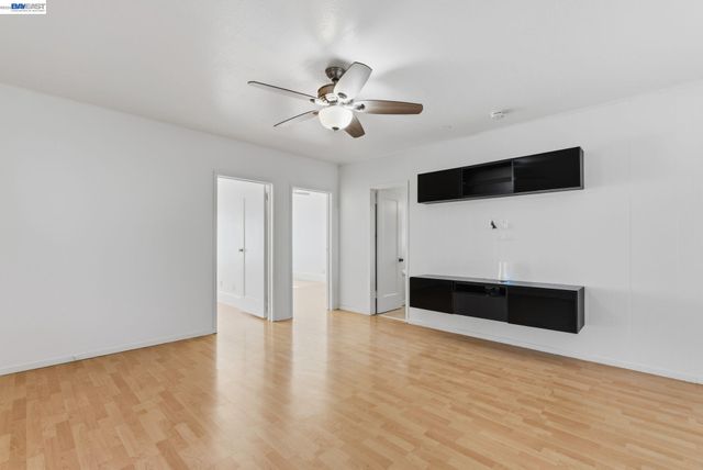 1839 Commerce Way, Oakland, CA 94606