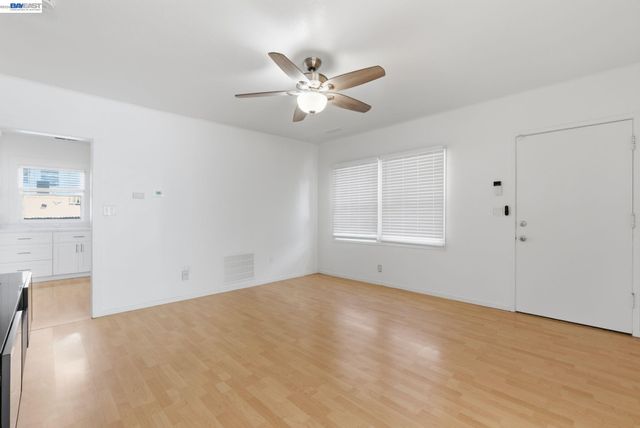 1839 Commerce Way, Oakland, CA 94606