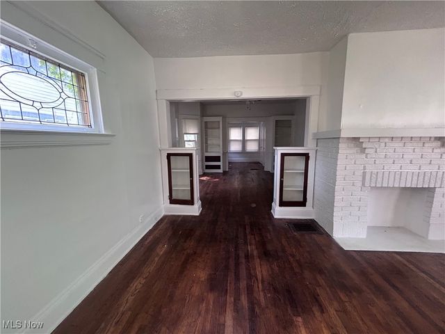 11606 Shadeland Avenue, Cleveland, OH 44108