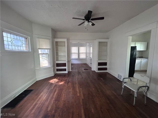 11606 Shadeland Avenue, Cleveland, OH 44108