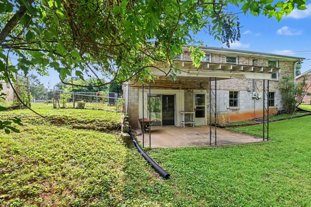 453 Gary Hills Dr, Clarksville, TN 37043