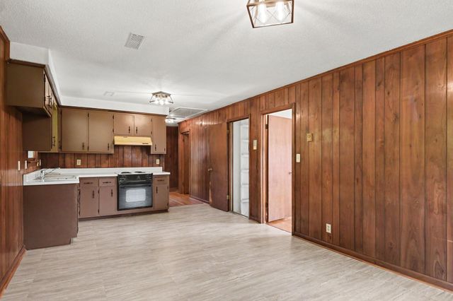 453 Gary Hills Dr, Clarksville, TN 37043
