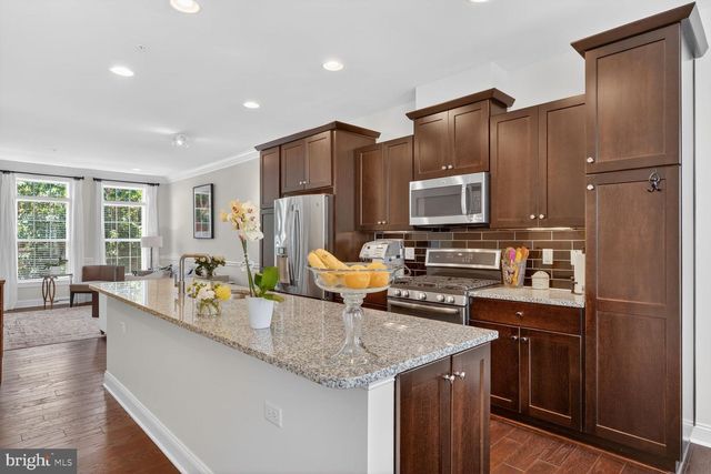307 UPTON CT N, Arlington, VA 22203