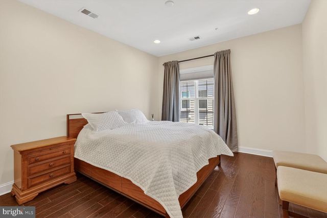 307 UPTON CT N, Arlington, VA 22203