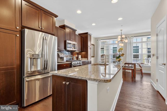 307 UPTON CT N, Arlington, VA 22203