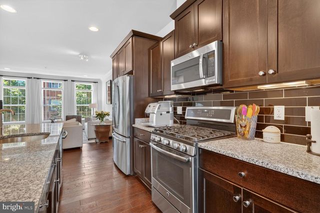 307 UPTON CT N, Arlington, VA 22203