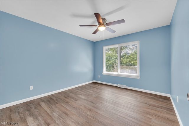 26613 N Park Boulevard, Olmsted Falls, OH 44138