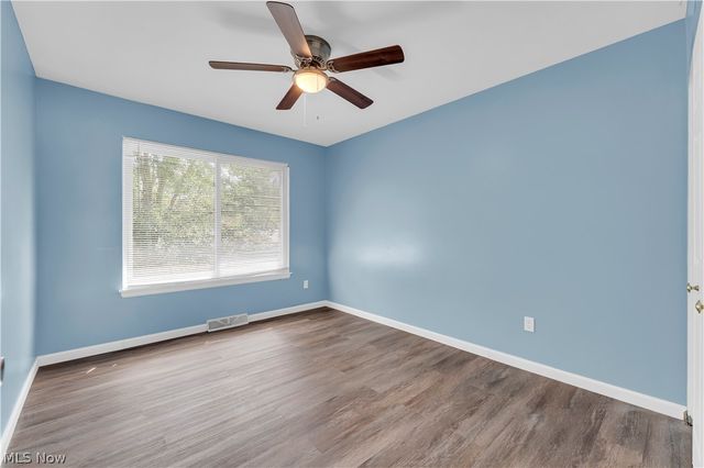 26613 N Park Boulevard, Olmsted Falls, OH 44138