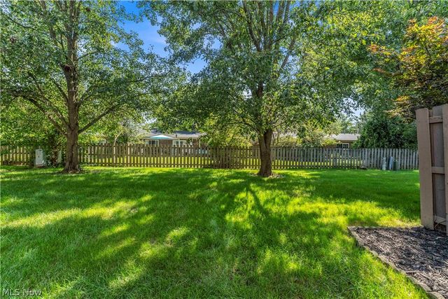 26613 N Park Boulevard, Olmsted Falls, OH 44138
