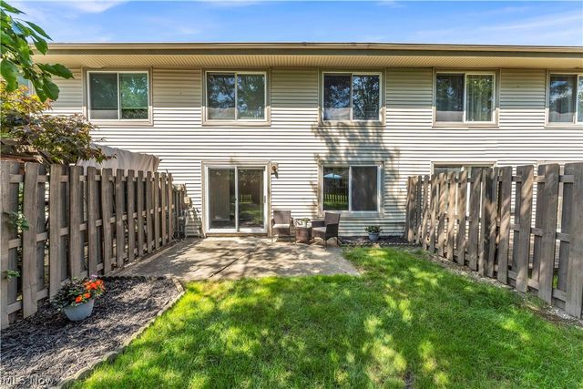 26613 N Park Boulevard, Olmsted Falls, OH 44138