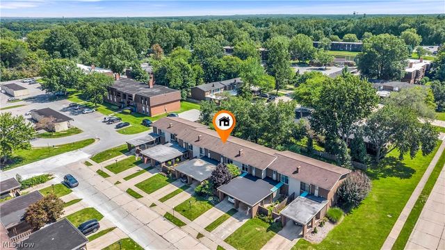 26613 N Park Boulevard, Olmsted Falls, OH 44138