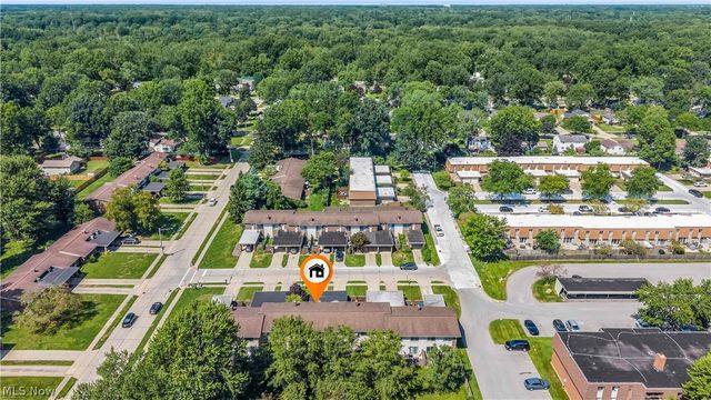26613 N Park Boulevard, Olmsted Falls, OH 44138
