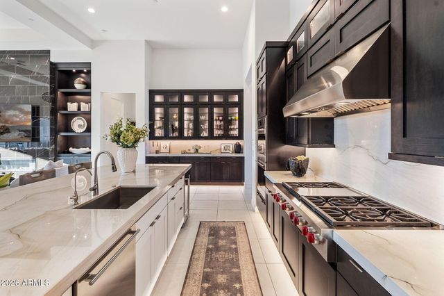 28712 N SUMMIT SPRINGS Road, Rio Verde, AZ 85263