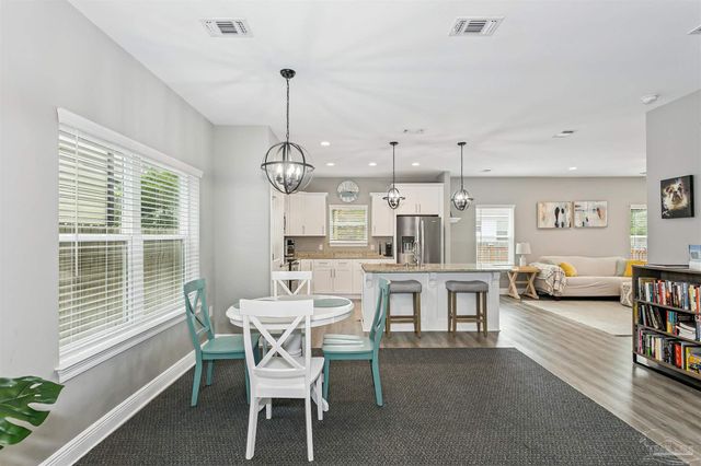 2303 Hadleigh Hills Ct, Navarre, FL 32566