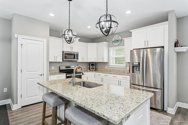 2303 Hadleigh Hills Ct, Navarre, FL 32566
