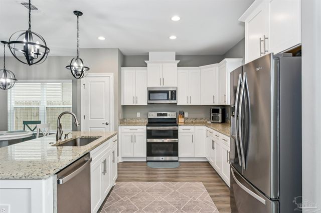 2303 Hadleigh Hills Ct, Navarre, FL 32566