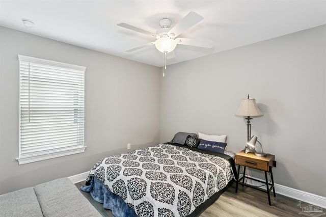 2303 Hadleigh Hills Ct, Navarre, FL 32566