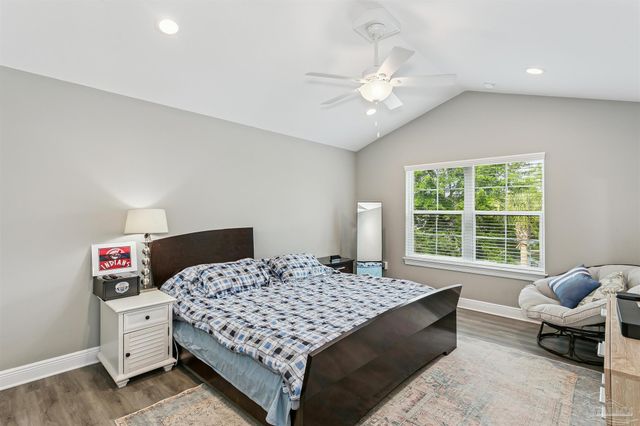 2303 Hadleigh Hills Ct, Navarre, FL 32566