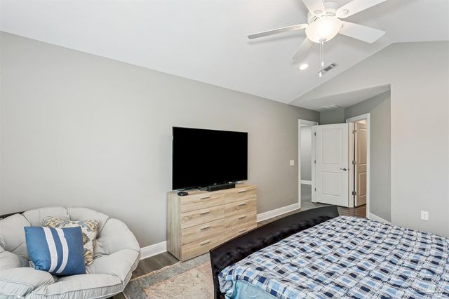 2303 Hadleigh Hills Ct, Navarre, FL 32566