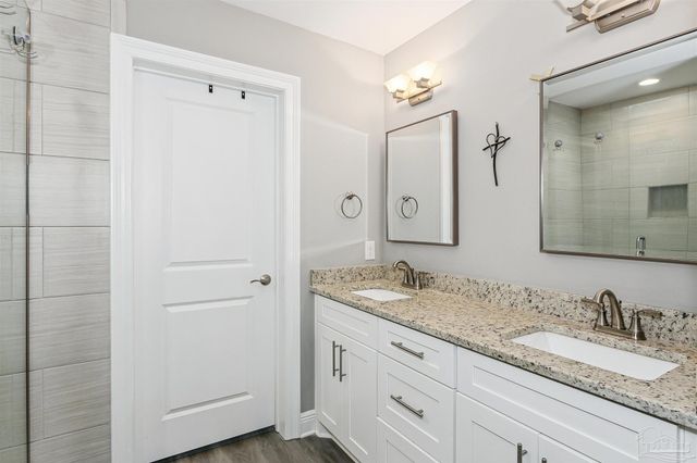 2303 Hadleigh Hills Ct, Navarre, FL 32566