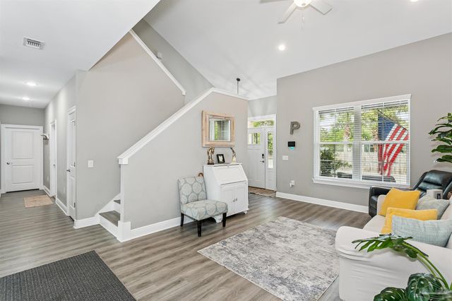 2303 Hadleigh Hills Ct, Navarre, FL 32566