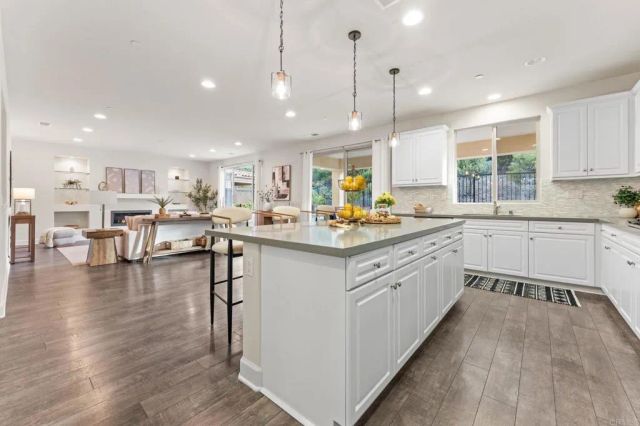 261 Flores Lane, Vista, CA 92083