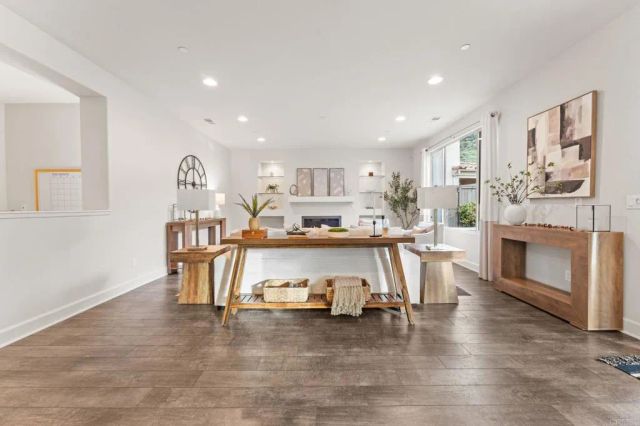 261 Flores Lane, Vista, CA 92083