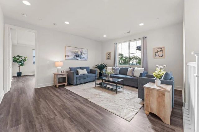 261 Flores Lane, Vista, CA 92083