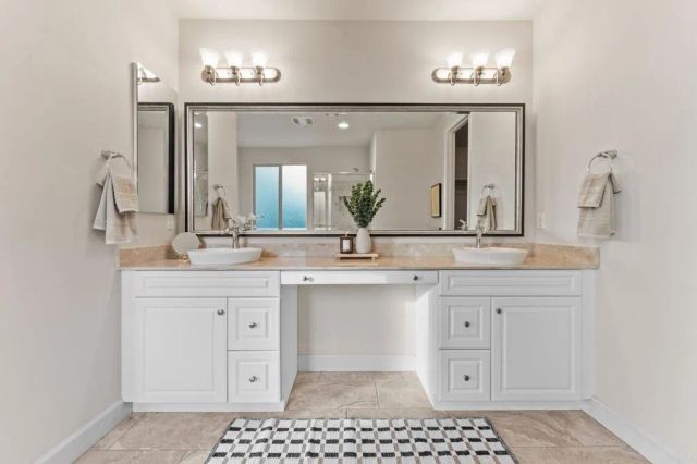 261 Flores Lane, Vista, CA 92083