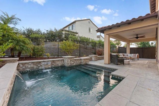 261 Flores Lane, Vista, CA 92083