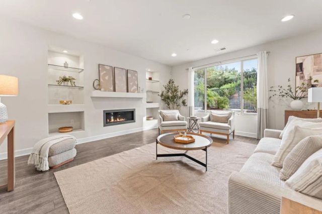 261 Flores Lane, Vista, CA 92083