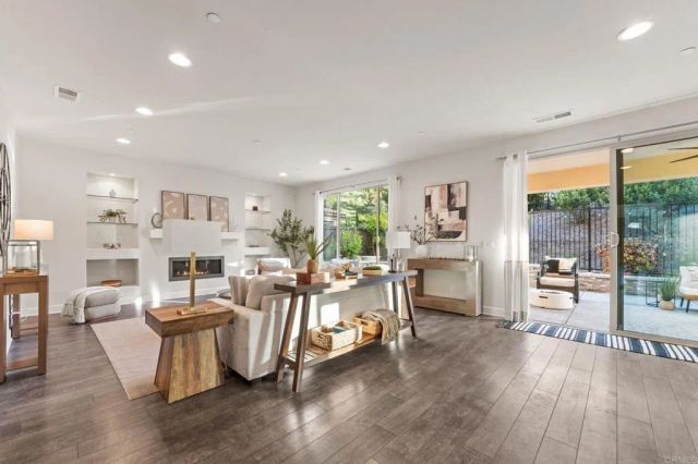 261 Flores Lane, Vista, CA 92083