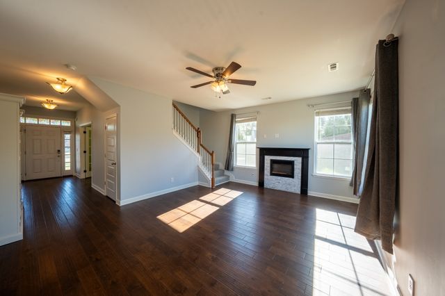 1808 Luke Ct, Columbia, TN 38401