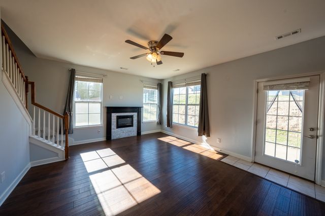 1808 Luke Ct, Columbia, TN 38401