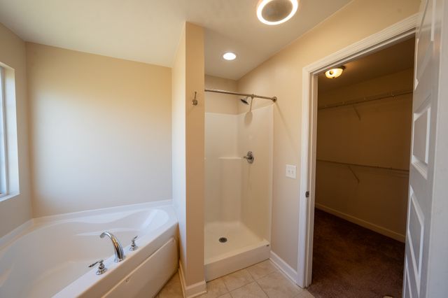 1808 Luke Ct, Columbia, TN 38401