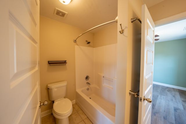 1808 Luke Ct, Columbia, TN 38401